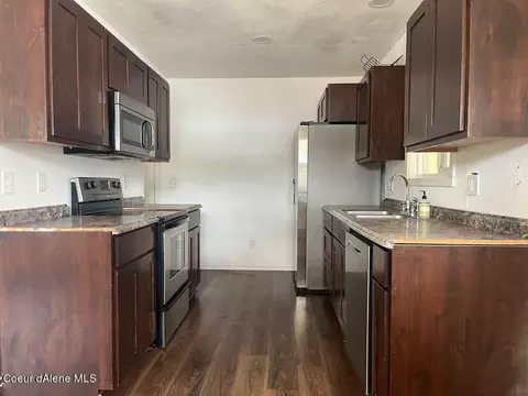 403 Hawthorne Dr, Pinehurst, ID 83850 photo 3