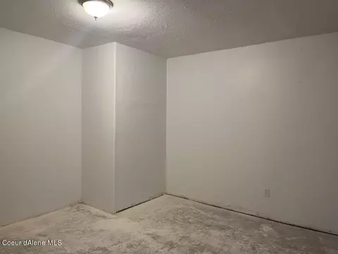 403 Hawthorne Dr, Pinehurst, ID 83850 photo 15