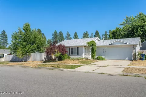 7694 N Sweet River Dr, Coeur D'alene, ID 83815