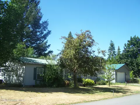 32387 N 6th Ave, Spirit Lake, ID 83869