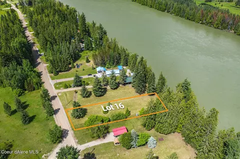 507 N River Lake Dr, Clark Fork, ID 83811