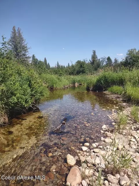 431 Fall Crk Rd, Naples, ID 83847 photo 2