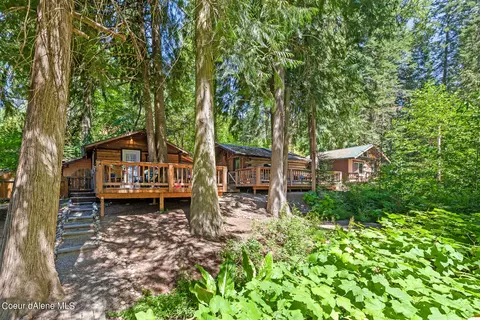 12024 N Woodland Beach Dr, Hauser, ID 83854