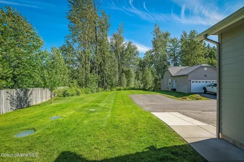 417 Becker Ln, Dover, ID 83825