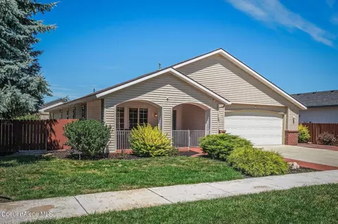 1089 W Starling Ave, Hayden, ID 83835