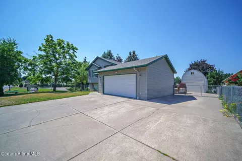 9567 N Maple St, Hayden, ID 83835