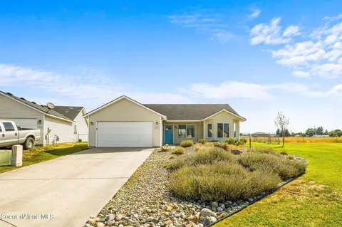 2714 E Knapp Cir, Post Falls, ID 83854 photo 1