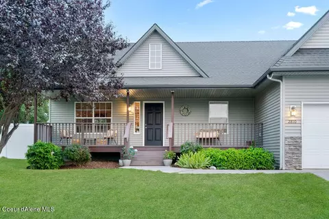 2810 W Strawberry Ln, Hayden, ID 83835