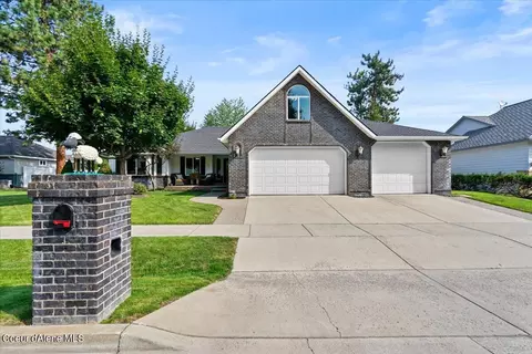727 N Dundee Dr, Post Falls, ID 83854