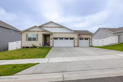 9781 N Heston Loop, Hayden, ID 83835