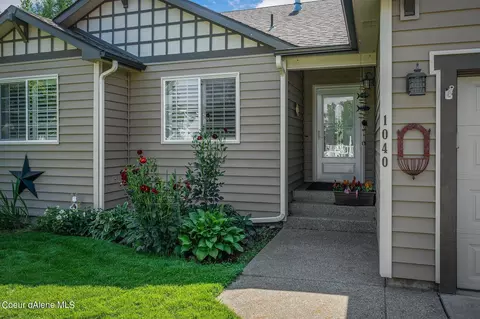 1040 W Palouse Dr, Post Falls, ID 83854