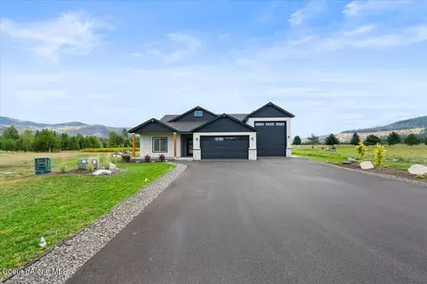 78 Bunker Ln, Blanchard, ID 83804