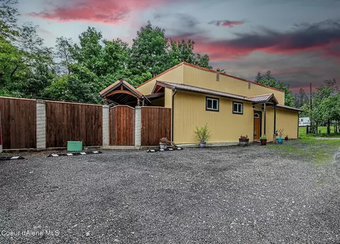 21695 S Main St, Medimont, ID 83842