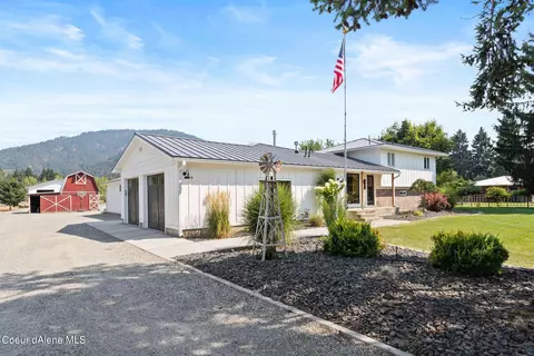 7472 N 15th St, Dalton Gardens, ID 83815