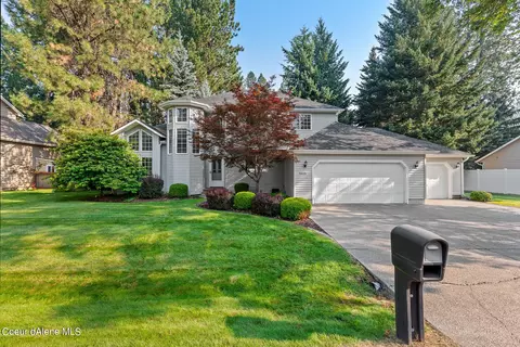 1615 E Northwood Dr, Hayden Lake, ID 83835