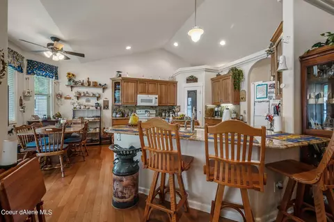 5864 E Shoreline Dr, Post Falls, ID 83854 photo 9