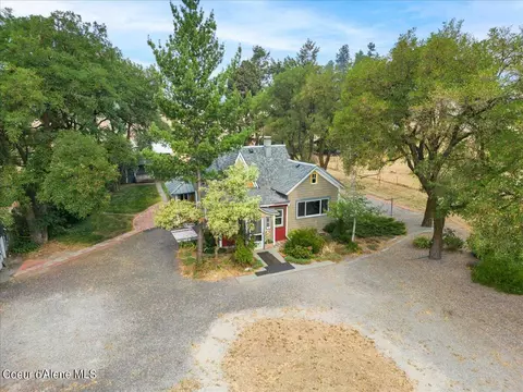11827 N Dover Rd, Nine Mile Falls, WA 99026