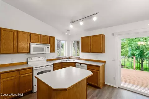 909 E Glacier Peak Dr, Post Falls, ID 83854 photo 6