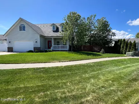 2922 W Broadmoore Dr, Hayden, ID 83835