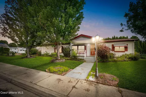 8848 N Heather Way, Hayden, ID 83835