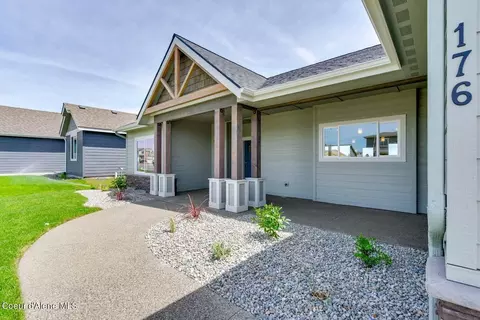 176 N Olivewood Ln, Post Falls, ID 83854
