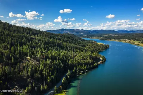 Nka Fernandes Ct, Priest River, ID 83856