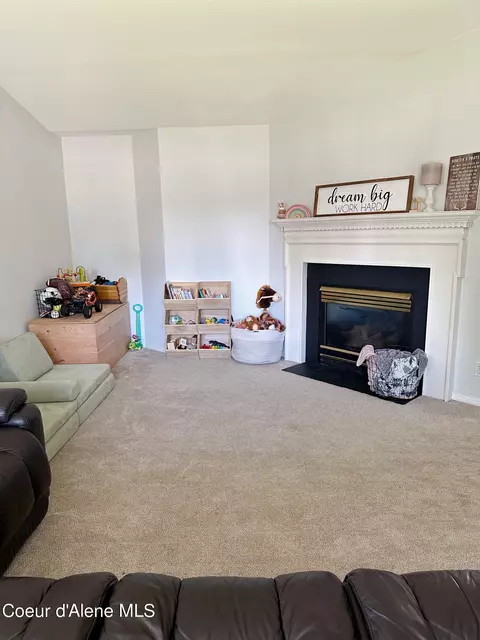 Living - 2645 E Black Forest Ave, Post Falls, ID 83854 photo 1 of 2
