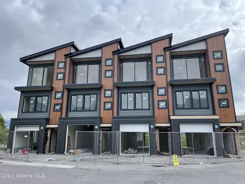 2968 N Suzanne Ct, Coeur D'alene, ID 83814