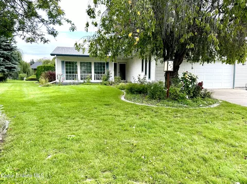 1483 W Linwood Dr, Hayden, ID 83835