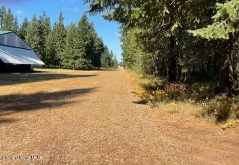 Nka Cessna Lane, Athol, ID 83801