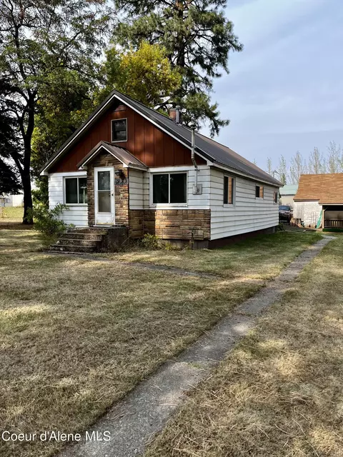 530 B St, Plummer, ID 83851