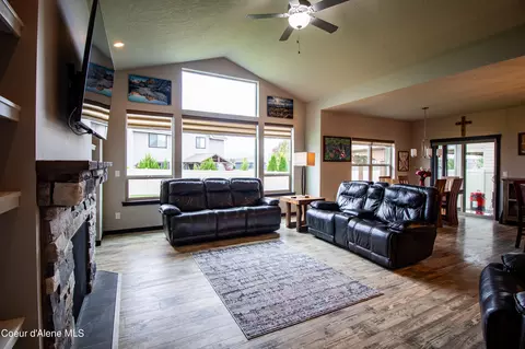 4548 Early Dawn Ave, Post Falls, ID 83854 photo 2