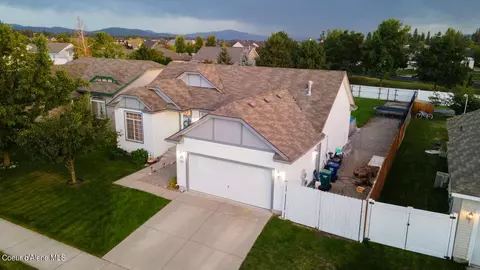 2560 W Timberlake Loop, Coeur D'alene, ID 83815