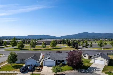 2898 E Knapp Cir, Post Falls, ID 83854 photo 3