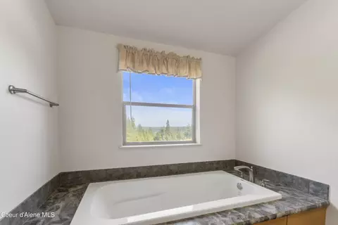 75 Ocean Front Pl, Naples, ID 83847 photo 35