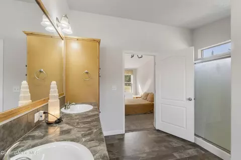 75 Ocean Front Pl, Naples, ID 83847 photo 34