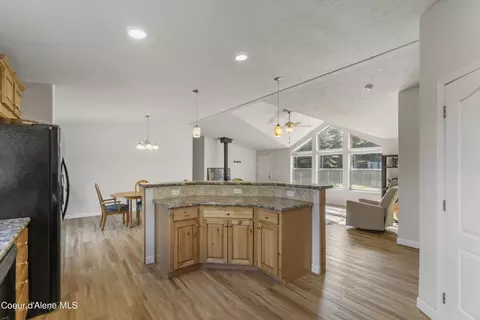 75 Ocean Front Pl, Naples, ID 83847 photo 16