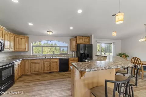 75 Ocean Front Pl, Naples, ID 83847 photo 8