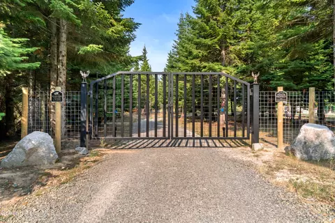 75 Ocean Front Pl, Naples, ID 83847 photo 12