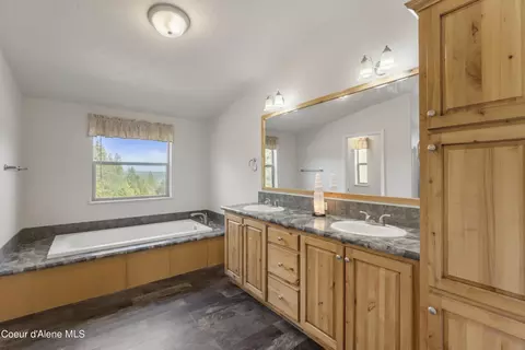 75 Ocean Front Pl, Naples, ID 83847 photo 33