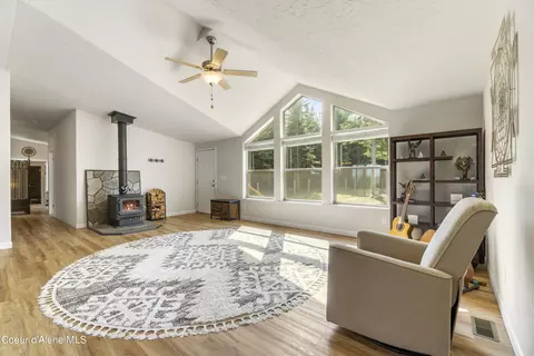 75 Ocean Front Pl, Naples, ID 83847 photo 7