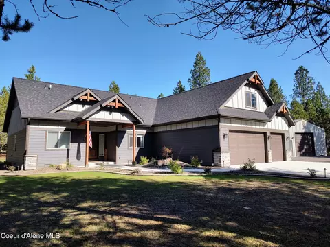 823 W Saffron Ln, Rathdrum, ID 83858