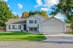 8606 N Woodvine Dr, Hayden, ID 83835