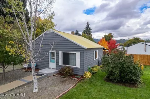 306 Maple Ave, Pinehurst, ID 83850