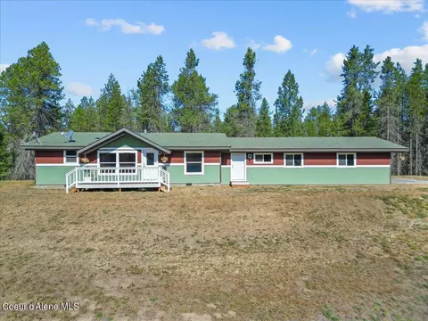 526 Deer Trail Rd, Blanchard, ID 83804