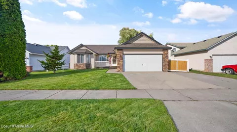 585 E Bunker Ave, Post Falls, ID 83854 photo 2