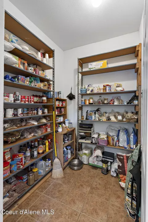 32672 N Red Dell Lp Loop, Athol, ID 83801 photo 11