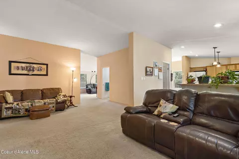 32672 N Red Dell Lp Loop, Athol, ID 83801 photo 7