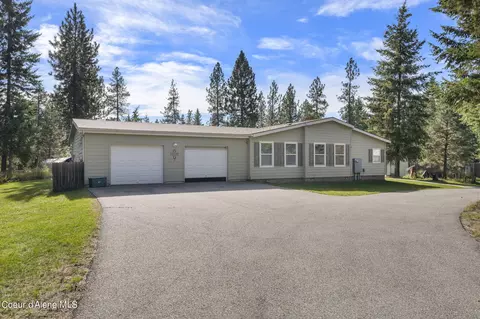 32672 N Red Dell Lp Loop, Athol, ID 83801
