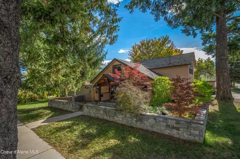 1015 Oak St, Sandpoint, ID 83864